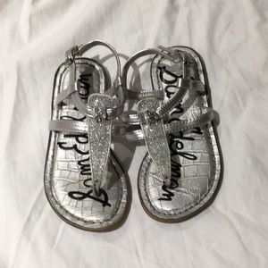 Sam Edelman 8 silver tween toes sandals